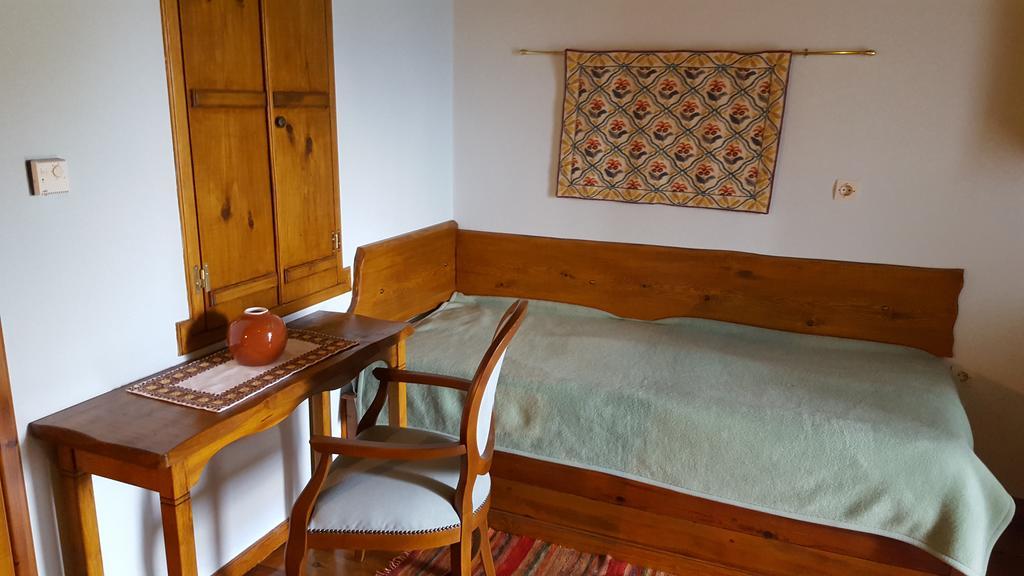 Traditional Guesthouse Marousio Rodavjí Kültér fotó